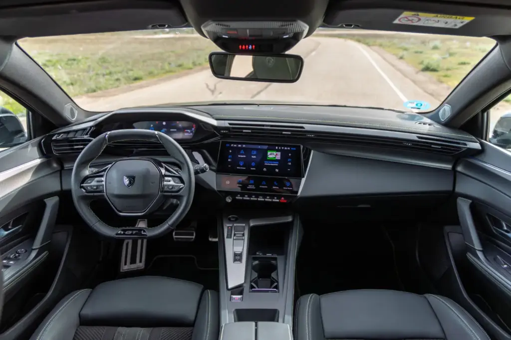 Prueba del Peugeot 308 GT Exclusive Plug-in Hybrid e-DCT7 195 CV 5 Motor16 Peugeot 308 Plug in PHEV 195 cv 14 Motor16