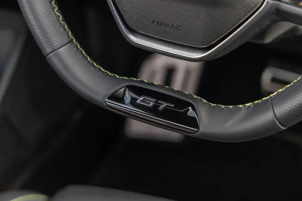 Prueba del Peugeot 308 GT Exclusive Plug-in Hybrid e-DCT7 195 CV 22 Motor16 Peugeot 308 Plug in PHEV 195 cv 17 Motor16