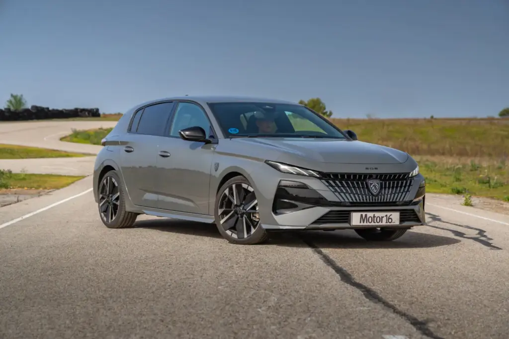 Prueba del Peugeot 308 GT Exclusive Plug-in Hybrid e-DCT7 195 CV 10 Motor16 Peugeot 308 Plug in PHEV 195 cv 5 Motor16