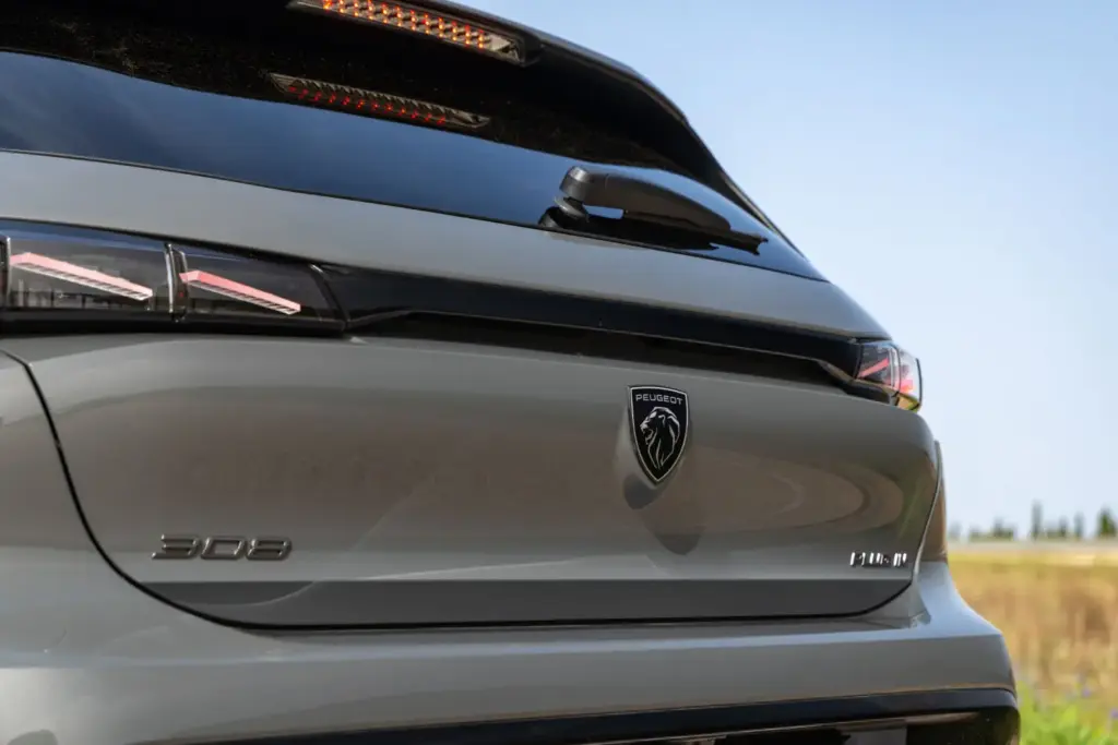 Prueba del Peugeot 308 GT Exclusive Plug-in Hybrid e-DCT7 195 CV 14 Motor16 Peugeot 308 Plug in PHEV 195 cv 9 Motor16