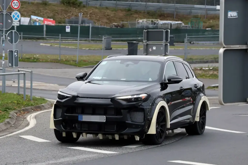 Fotos espía del Porsche Macan 2028: el proyecto Octan toma forma en Nürburgring 4 Motor16 Porsche Macan 2028 gasolina espia 2 Motor16