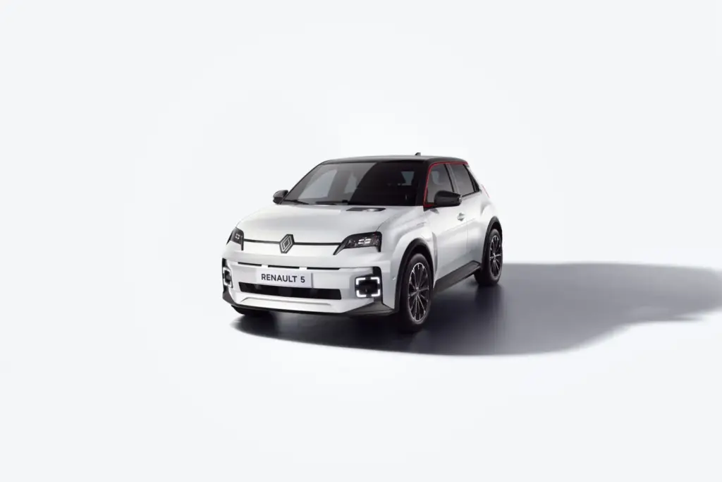 El Renault 5 E-Tech, a la venta con más autonomía, nuevos colores y tecnologías 7 Motor16 RENAULT 5 E TECH 4 Motor16