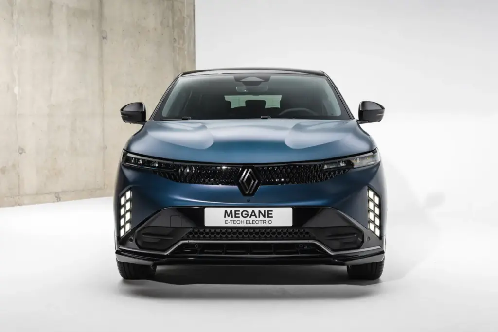 Renault empieza a vender el nuevo Megane E-Tech eléctrico: nueva batería de 67 kWh y precio desde 28.670 euros 5 Motor16 RENAULT MEGANE ETECH 2026 1 Motor16