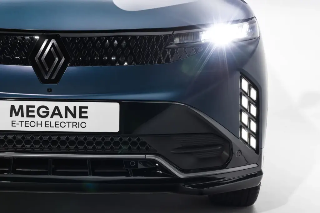 Renault empieza a vender el nuevo Megane E-Tech eléctrico: nueva batería de 67 kWh y precio desde 28.670 euros 18 Motor16 RENAULT MEGANE ETECH 2026 14 Motor16
