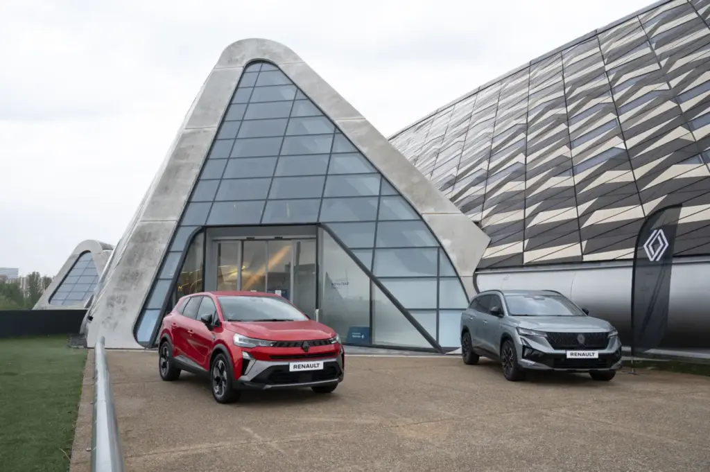 Renault celebra en Zaragoza sus 75 años en España con cinco modelos híbridos Made in Spain 8 Motor16 Renault Captur Symbioz Austral Rafale Made in spain 8 Motor16