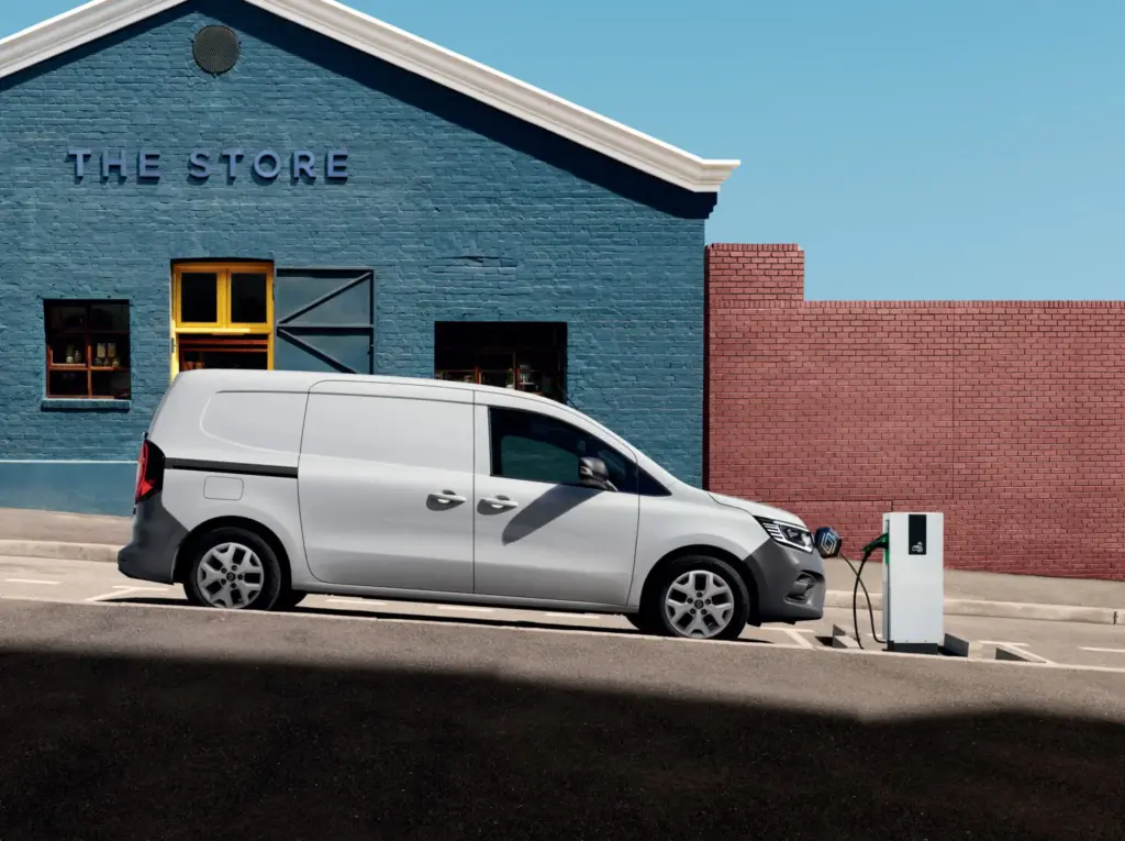 Renault Kangoo E-Tech eléctrico: más autonomía, potencia y conectividad para el día a día 1 Motor16 kangoo