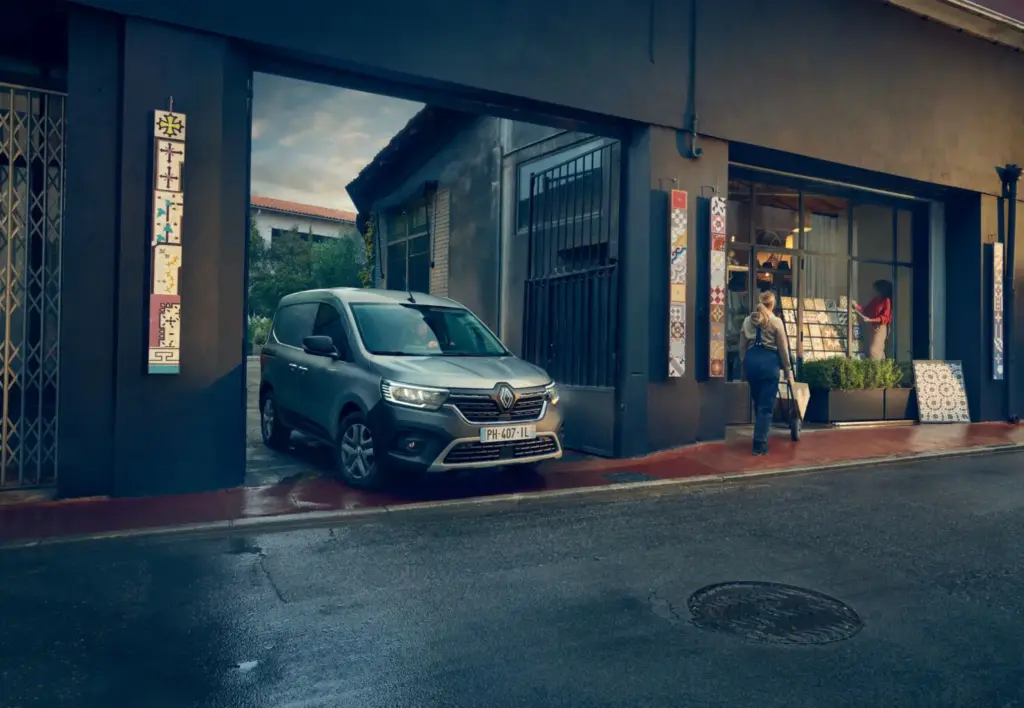 Renault Kangoo E-Tech eléctrico: más autonomía, potencia y conectividad para el día a día 17 Motor16 Renault Kangoo 2027 13 Motor16