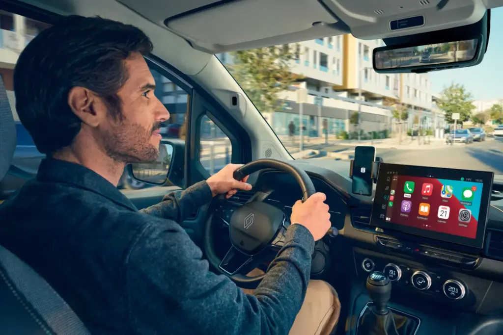 Renault Kangoo E-Tech eléctrico: más autonomía, potencia y conectividad para el día a día 11 Motor16 Renault Kangoo 2027 7 Motor16