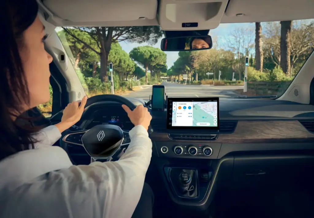Renault Kangoo E-Tech eléctrico: más autonomía, potencia y conectividad para el día a día 12 Motor16 Renault Kangoo 2027 8 Motor16