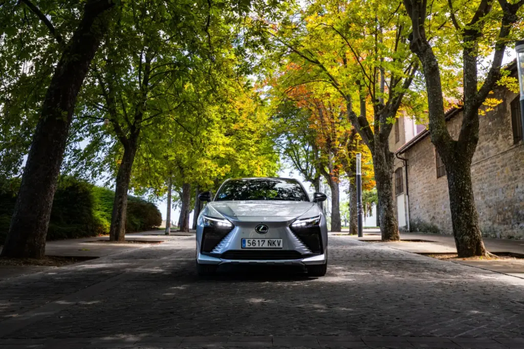 Ruta Pamplona Lexus Rz. Paseo del Redin 2 Motor16