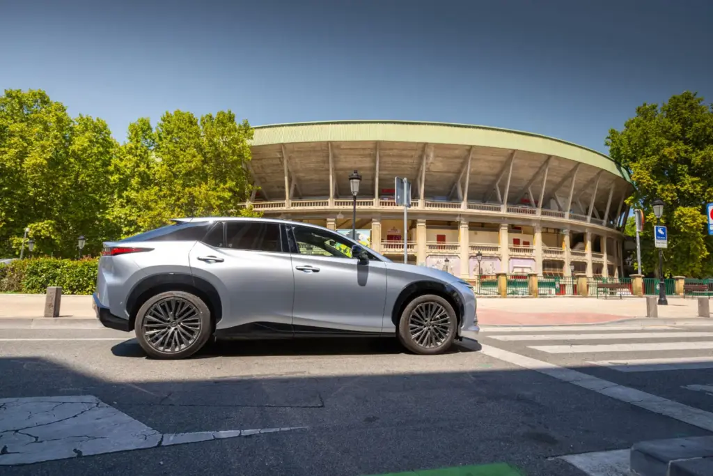 Ruta Pamplona Lexus Rz. Plaza Toros Pamplona Motor16