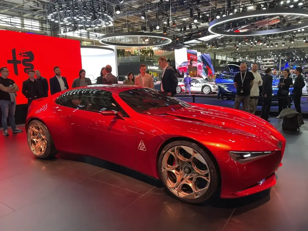 SALON DE PARIS ALFA ROMEO COUREROSSO Motor16