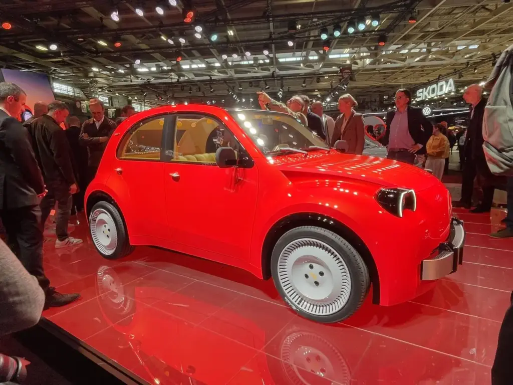SALON DE PARIS CITROEN 2 CV 2 Motor16