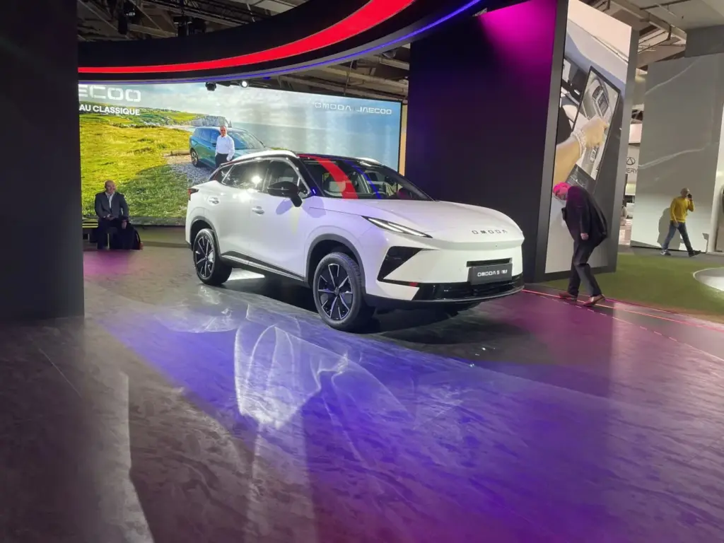 SALON DE PARIS OMODA 5 Motor16