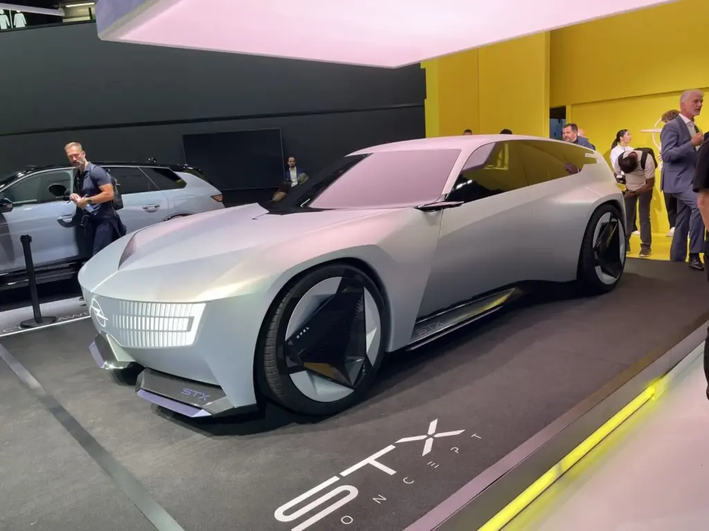SALON DE PARIS OPEL STX CONCEPT Motor16
