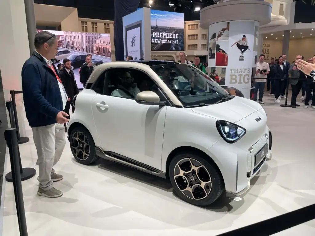SALON DE PARIS SMART 2 Motor16