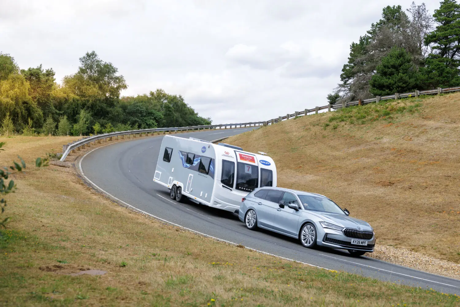El Škoda Superb Combi se corona como el mejor coche para viajar con caravana en 2027