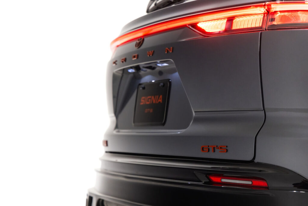 TOYOTA Crown Signia GTS 2026 SEMAjpg 2 Motor16