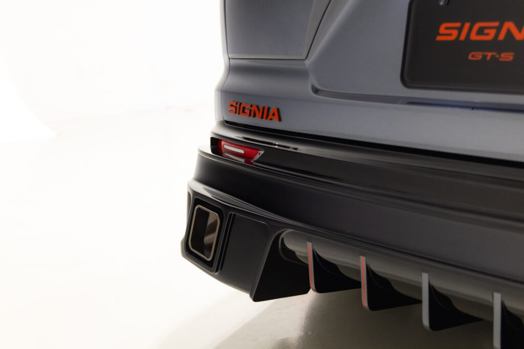 TOYOTA Crown Signia GTS 2026 SEMAjpg 3 Motor16