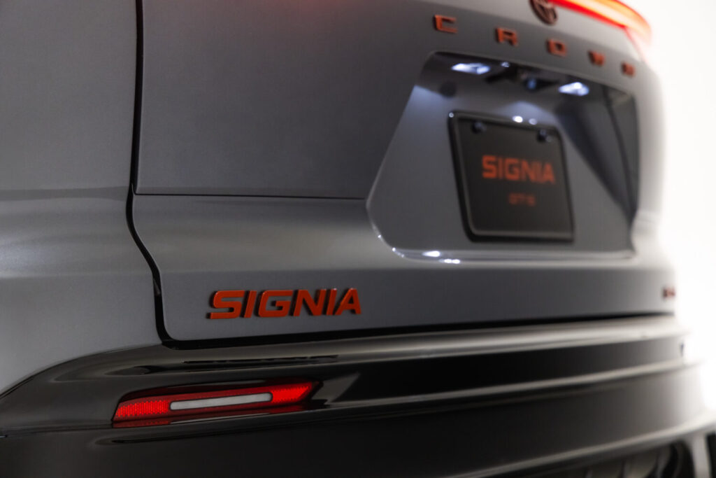 TOYOTA Crown Signia GTS 2026 SEMAjpg 4 Motor16