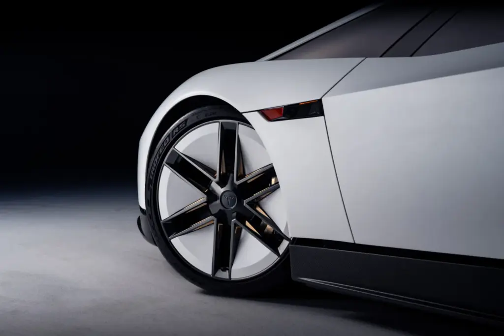 El nuevo Tesla Roadster llega en 2028 con cohetes para volar; analizamos a fondo su tecnología 31 Motor16 Tesla Roadster 2028 12 Motor16