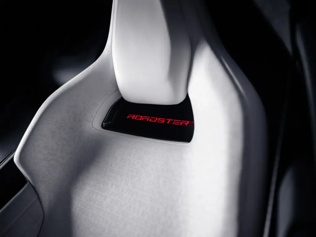 El nuevo Tesla Roadster llega en 2028 con cohetes para volar; analizamos a fondo su tecnología 37 Motor16 Tesla Roadster 2028 5 Motor16