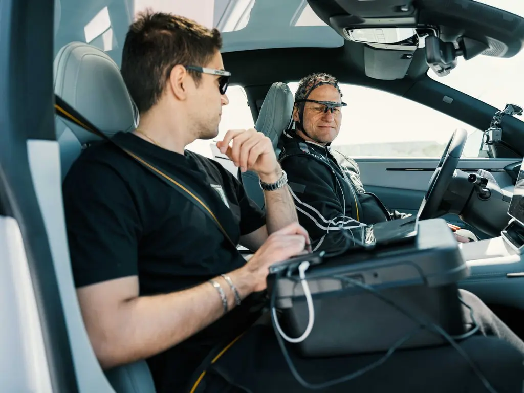 Qué se siente al volante de un Polestar 4: Oxford mide por primera vez la emoción al conducir un coche de 544 CV 1 Motor16 The anatomy of performance polestar8 Motor16