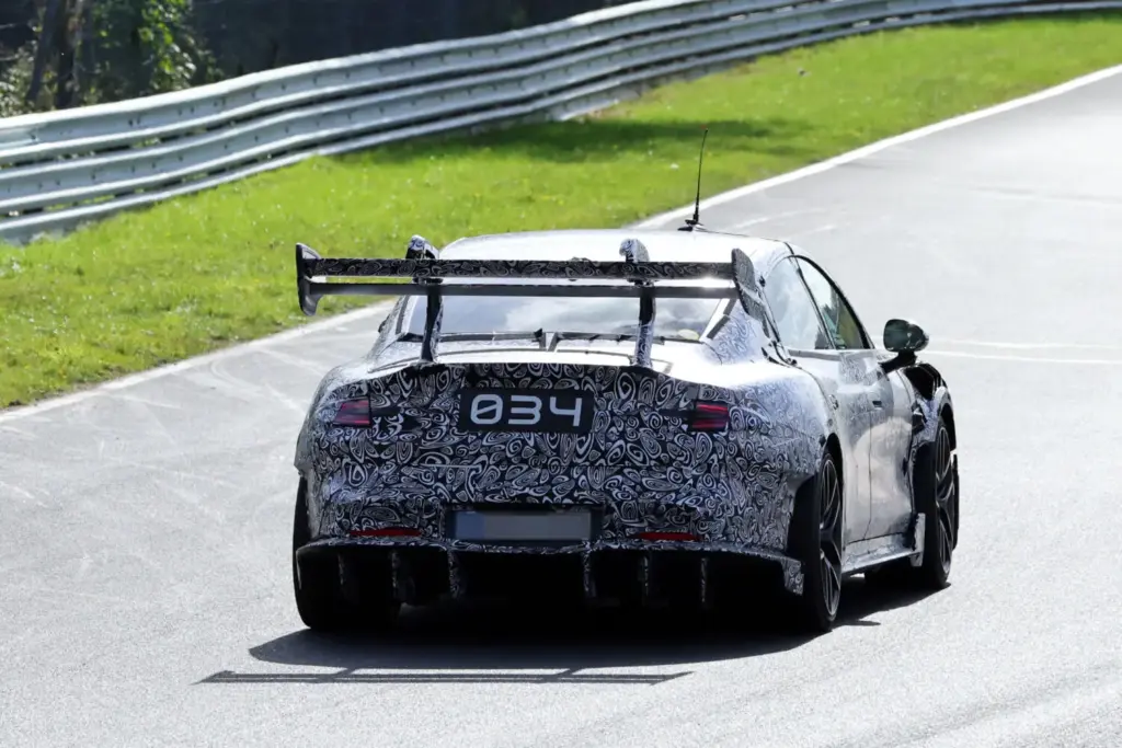 Fotos espía del Xiaomi SU7 Ultra Extreme: ¡Menuda locura! 17 Motor16 Xiaomi SU Ultra Extreme Nurburgring espia 15 Motor16