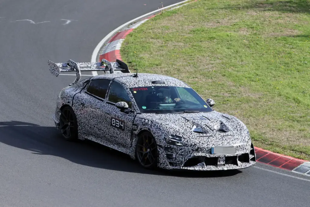 Fotos espía del Xiaomi SU7 Ultra Extreme: ¡Menuda locura! 8 Motor16 Xiaomi SU Ultra Extreme Nurburgring espia 6 Motor16