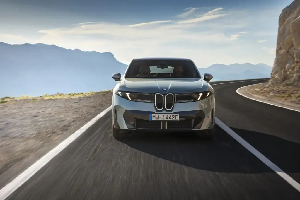 El BMW iX4 llega en marzo de 2027 con hasta 612 CV y 828 km de autonomía 52 Motor16 El BMW iX4 llega en marzo de 2027 con hasta 612 CV y 828 km de autonomía