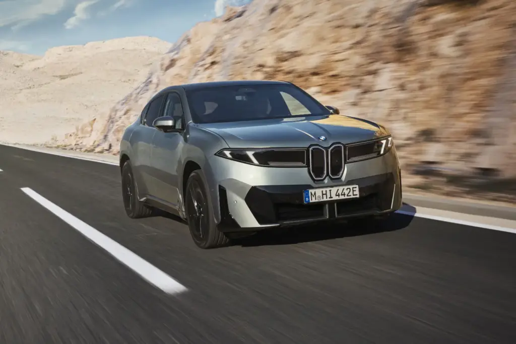 El BMW iX4 llega en marzo de 2027 con hasta 612 CV y 828 km de autonomía 53 Motor16 El BMW iX4 llega en marzo de 2027 con hasta 612 CV y 828 km de autonomía