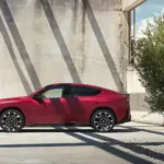 El BMW iX4 llega en marzo de 2027 con hasta 612 CV y 828 km de autonomía