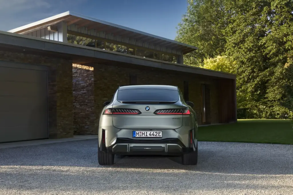 El BMW iX4 llega en marzo de 2027 con hasta 612 CV y 828 km de autonomía 14 Motor16 bmw ix4 2027 motor 16 24 Motor16