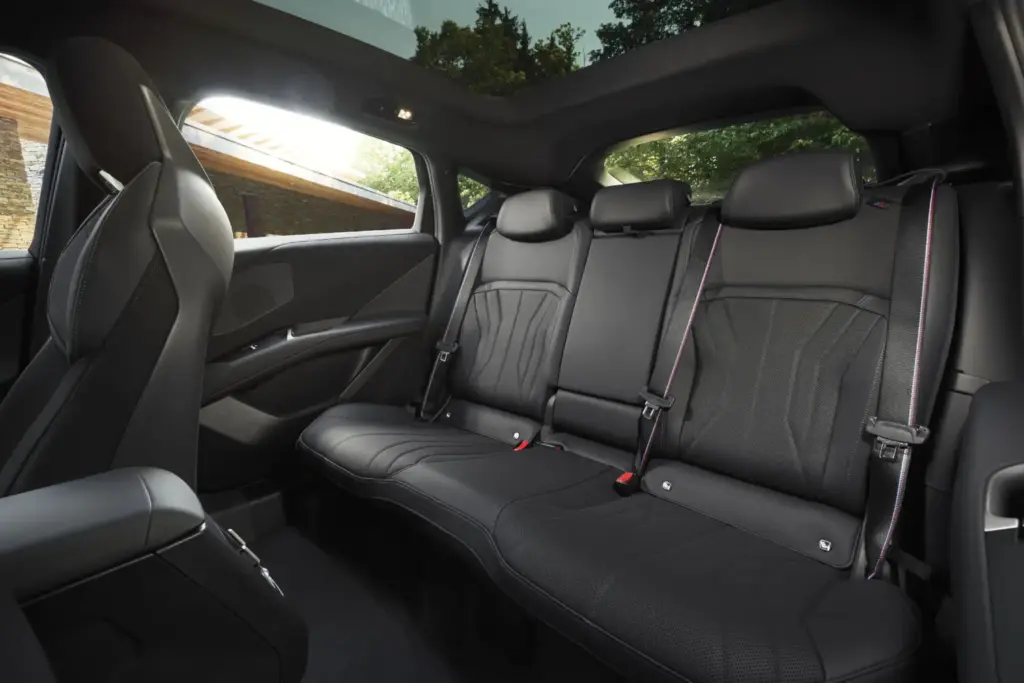 El BMW iX4 llega en marzo de 2027 con hasta 612 CV y 828 km de autonomía 28 Motor16 bmw ix4 2027 motor 16 38 Motor16