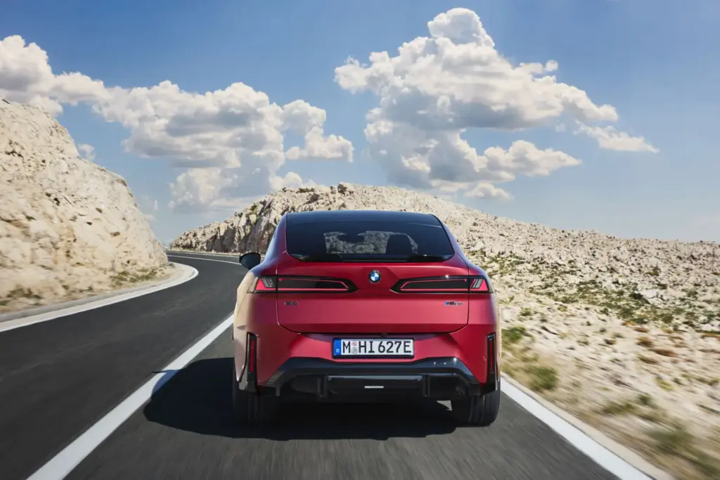 El BMW iX4 llega en marzo de 2027 con hasta 612 CV y 828 km de autonomía 47 Motor16 El BMW iX4 llega en marzo de 2027 con hasta 612 CV y 828 km de autonomía