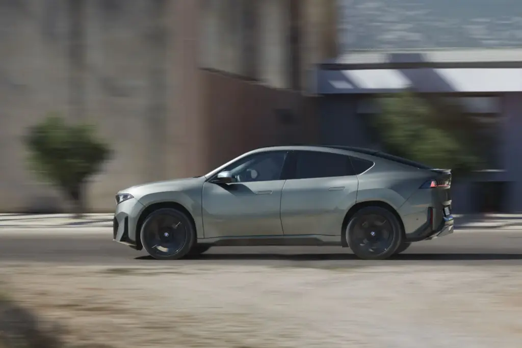 El BMW iX4 llega en marzo de 2027 con hasta 612 CV y 828 km de autonomía 49 Motor16 El BMW iX4 llega en marzo de 2027 con hasta 612 CV y 828 km de autonomía