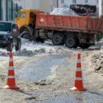 La DGT presenta los conos conectados: avisan del accidente y llegan tras las balizas V-16