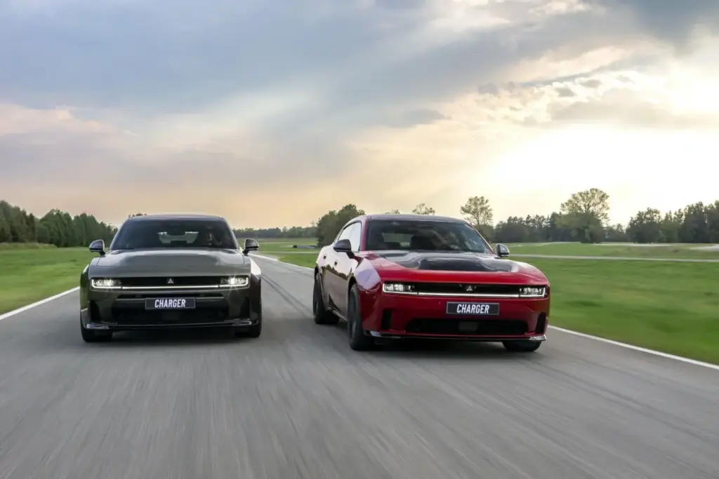 dodge charger daytona and sixpack 5 Motor16