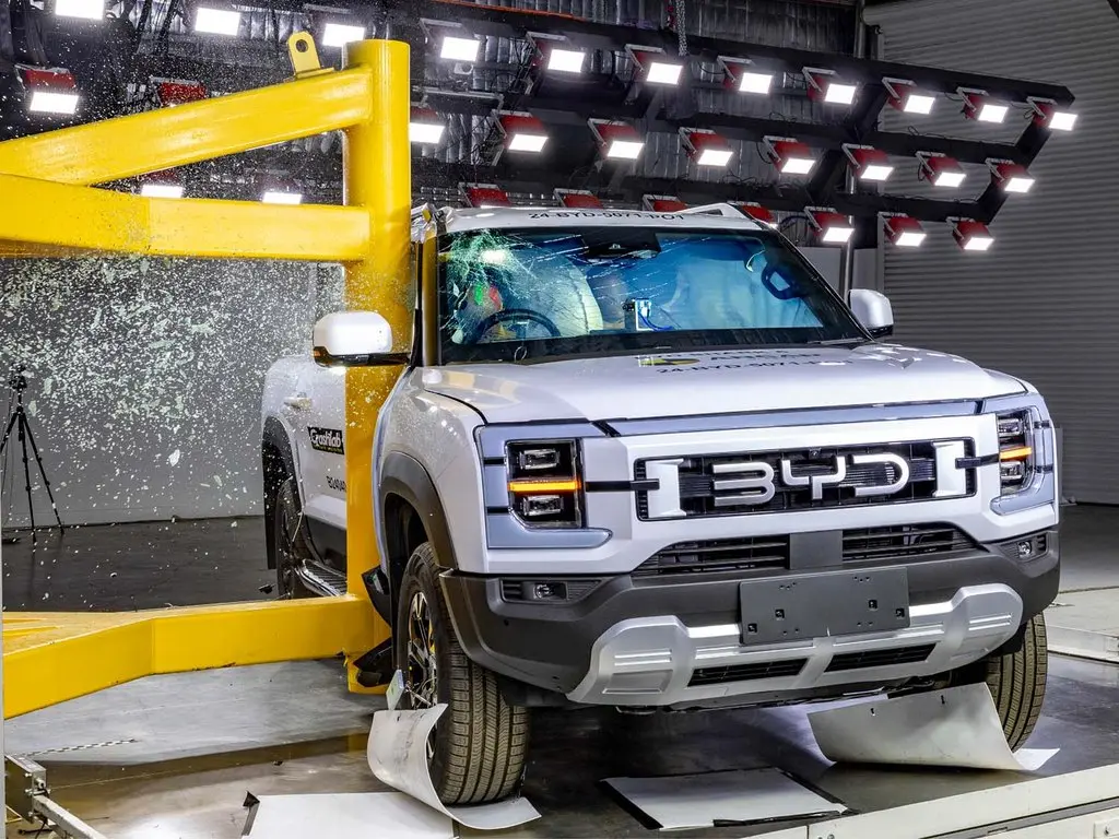 Las últimas pruebas de Euro NCAP destacan coches que mantienen los botones físicos para las funciones básicas como el Audi Q7 y el Kia EV2 4 Motor16 Euro NCAP, seguridad