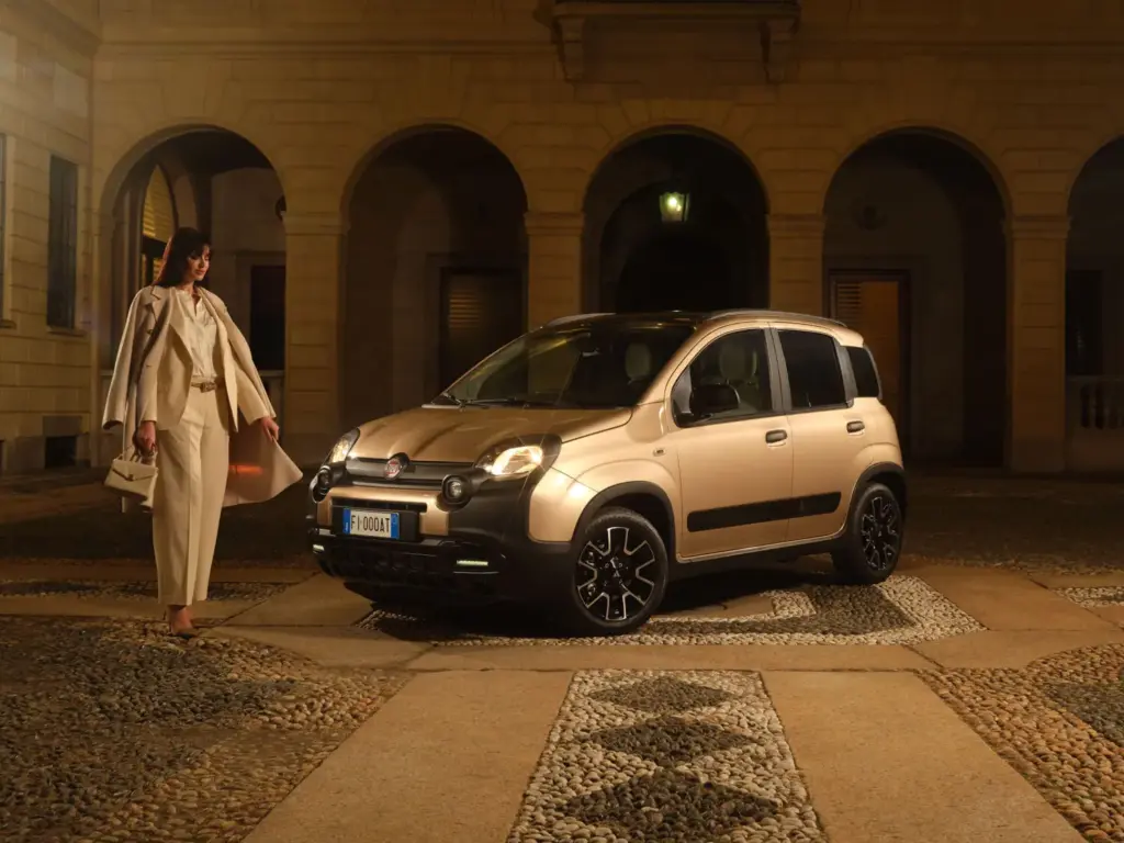 Autobianchi: El mítico nombre al que Fiat le rinde honores con este maravilloso y exclusivo Pandina 1 Motor16 2026 Fiat Pandina Autobianchi. Imagen delantera.