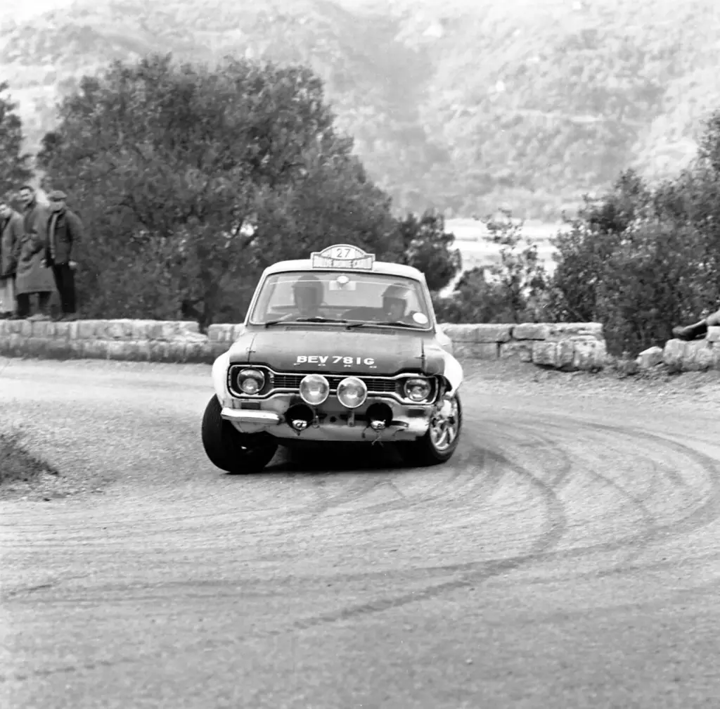 Ford vuelve al WRC en 2028 y promete crear coches de calle más emocionantes 22 Motor16 ford rally wrc 2027 1 Motor16