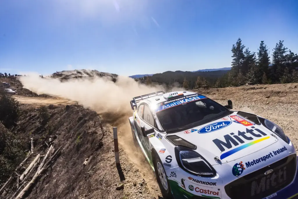 Ford vuelve al WRC en 2028 y promete crear coches de calle más emocionantes 1 Motor16 Ford vuelve al WRC en 2028 y promete crear coches de calle más emocionantes