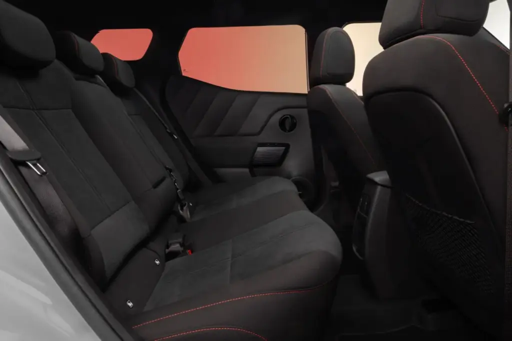 Hyundai renueva el Bayon con más tecnología, espacio y una futura versión híbrida 21 Motor16 hyundai bayon 1026 interior detail 01 jpg bfc off Motor16