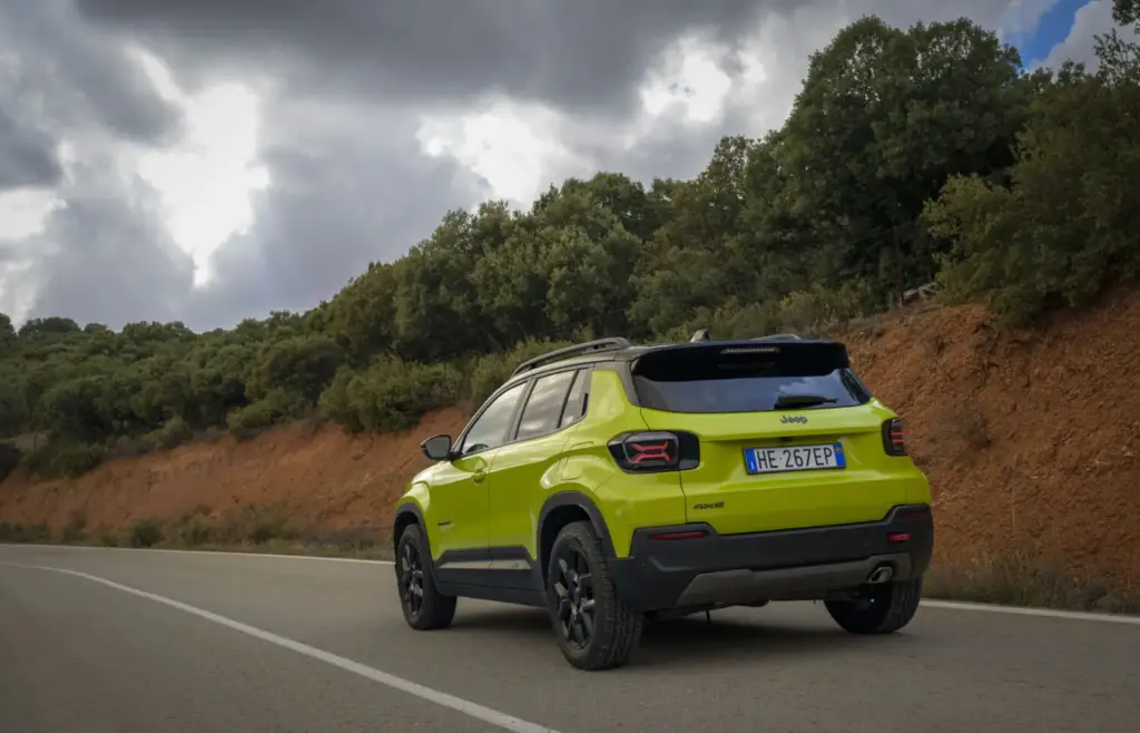 Primera prueba del Jeep Avenger 2027: Así cambia tras su renovación de mitad de ciclo 24 Motor16 jeep avenger 4xe prueba 2027 11 Motor16