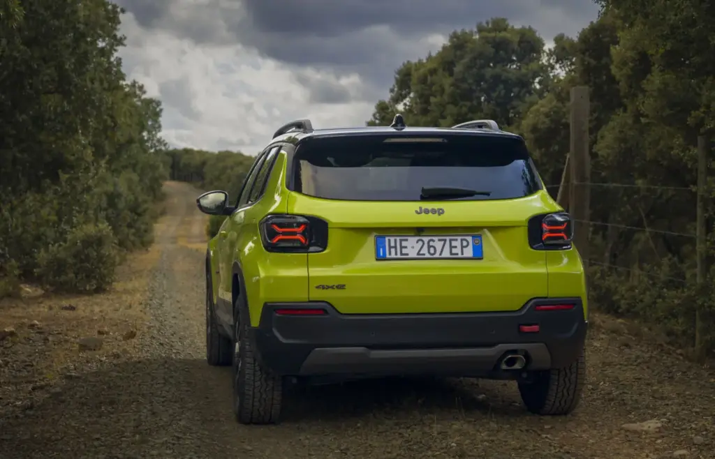 Primera prueba del Jeep Avenger 2027: Así cambia tras su renovación de mitad de ciclo 18 Motor16 jeep avenger 4xe prueba 2027 17 Motor16