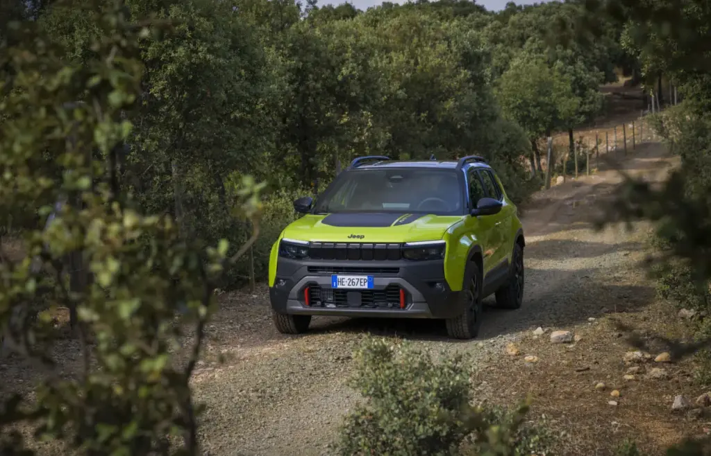 Primera prueba del Jeep Avenger 2027: Así cambia tras su renovación de mitad de ciclo 17 Motor16 jeep avenger 4xe prueba 2027 18 Motor16