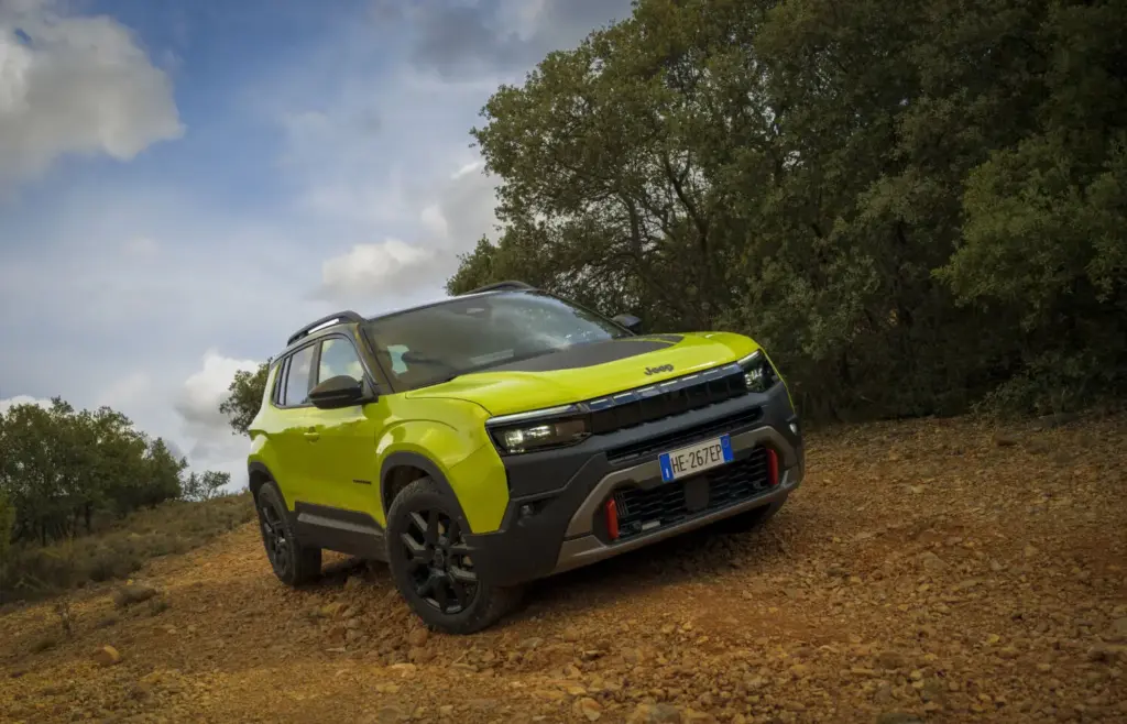 Primera prueba del Jeep Avenger 2027: Así cambia tras su renovación de mitad de ciclo 12 Motor16 jeep avenger 4xe prueba 2027 24 Motor16