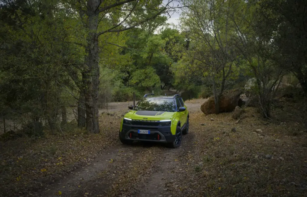 Primera prueba del Jeep Avenger 2027: Así cambia tras su renovación de mitad de ciclo 9 Motor16 jeep avenger 4xe prueba 2027 28 Motor16