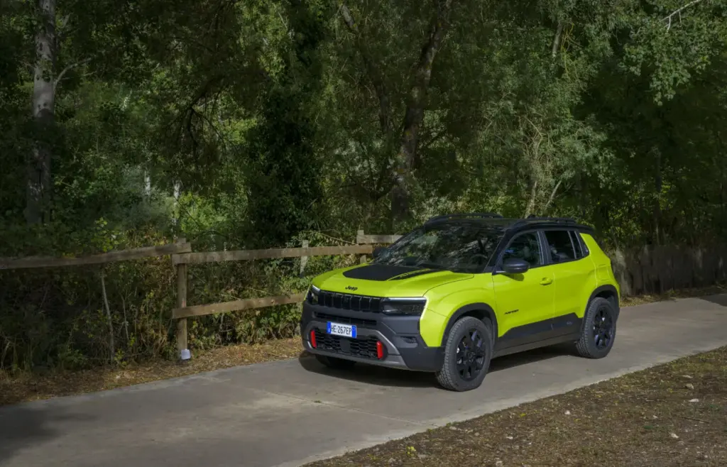 Primera prueba del Jeep Avenger 2027: Así cambia tras su renovación de mitad de ciclo 31 Motor16 jeep avenger 4xe prueba 2027 4 Motor16