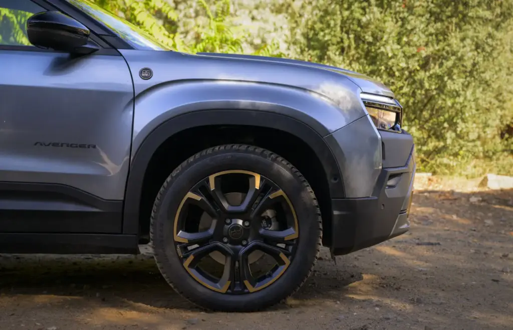 Primera prueba del Jeep Avenger 2027: Así cambia tras su renovación de mitad de ciclo 38 Motor16 jeep avenger 85 aniversario 11 Motor16
